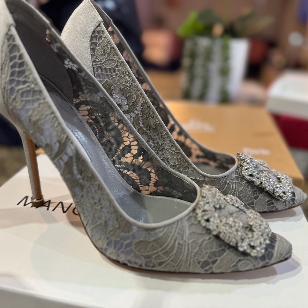 BNWT Manolo Blahnik Floral Print Satin BB Pumps - 39.5 - Picture 3 of 14
